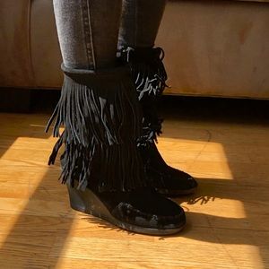Minnetonka black fringe boots